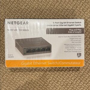 NETGEAR SOHO Switch Series - Gray and Black